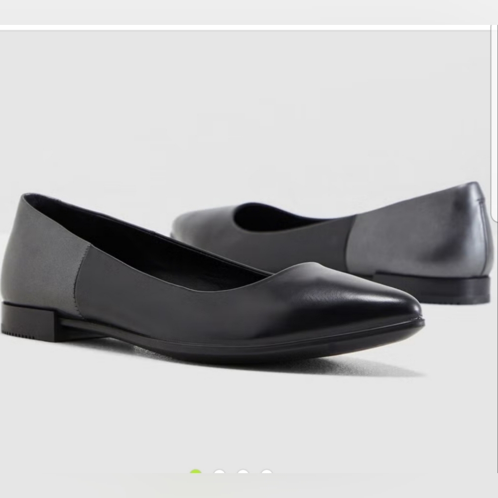 Classic Two-Tone Black and Gray Women’s Ballet Flats